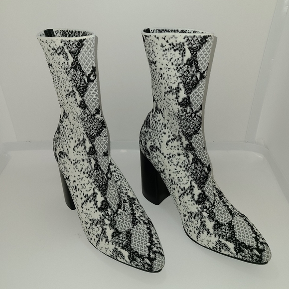 Steve Madden Ankle sock bootie - Picture 2 of 4